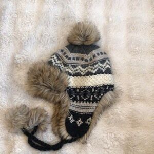 American Eagle Outfitters Fair Isle Trapper Hat in Gray & Cream
